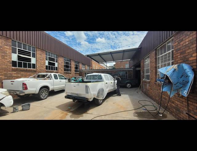 430M² WAREHOUSE TO LET IN VINTONIA
